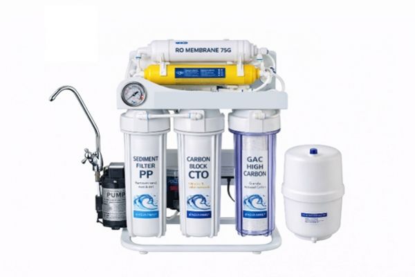 Stație de filtrare cu osmoză inversă, 6 trepte, cu pompă, cu mineralizare